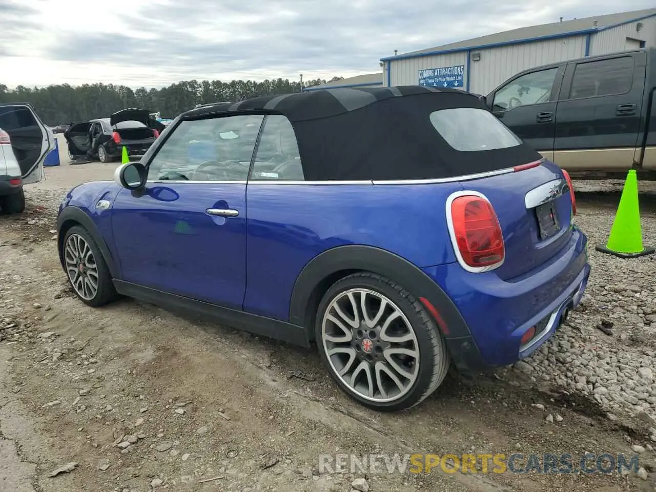 2 Photograph of a damaged car WMWWG9C59K3E40043 MINI COOPER 2019