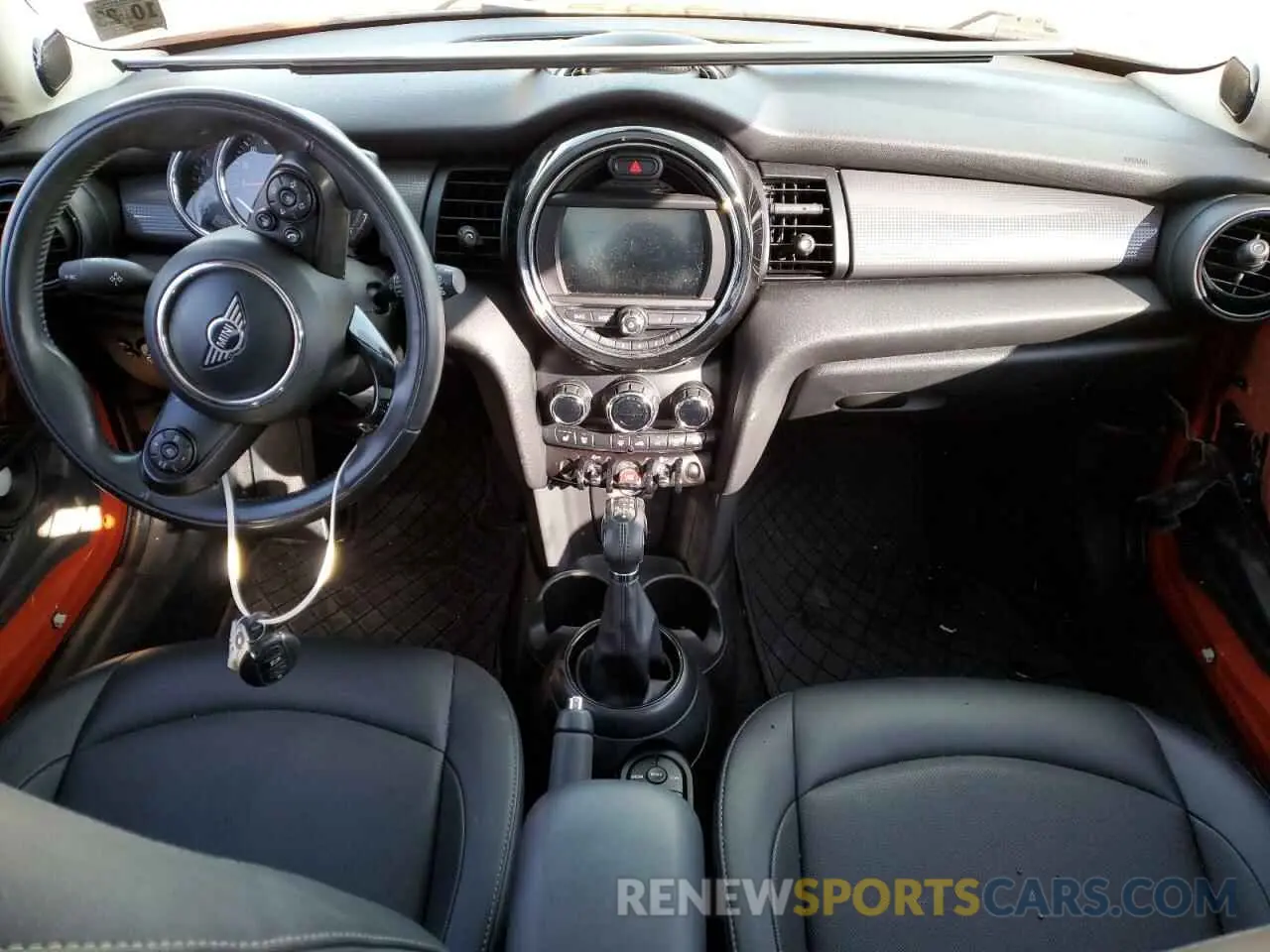 8 Photograph of a damaged car WMWXU1C56K2H74132 MINI COOPER 2019