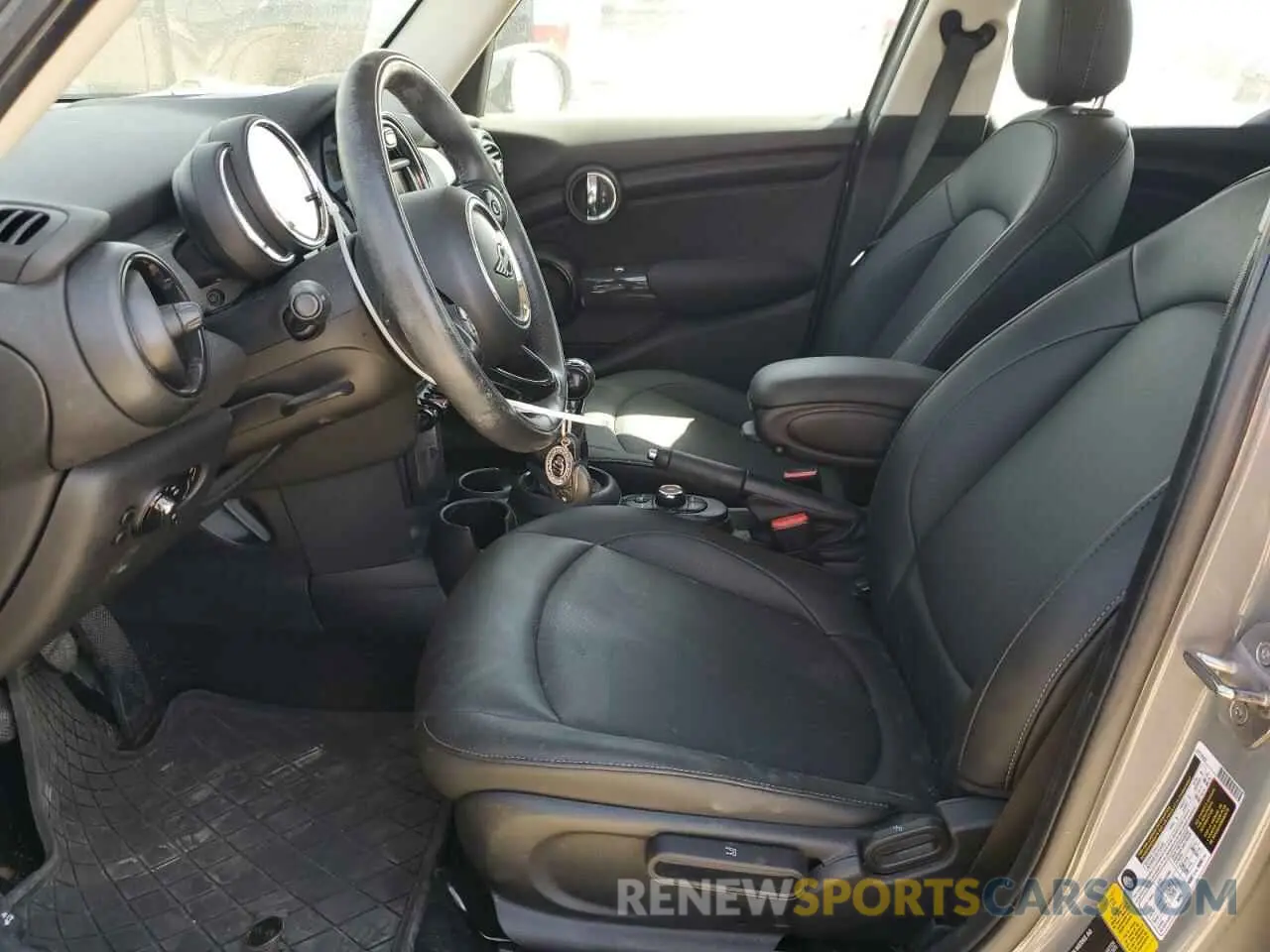 7 Фотография поврежденного автомобиля WMWXU1C57K2L09744 MINI COOPER 2019
