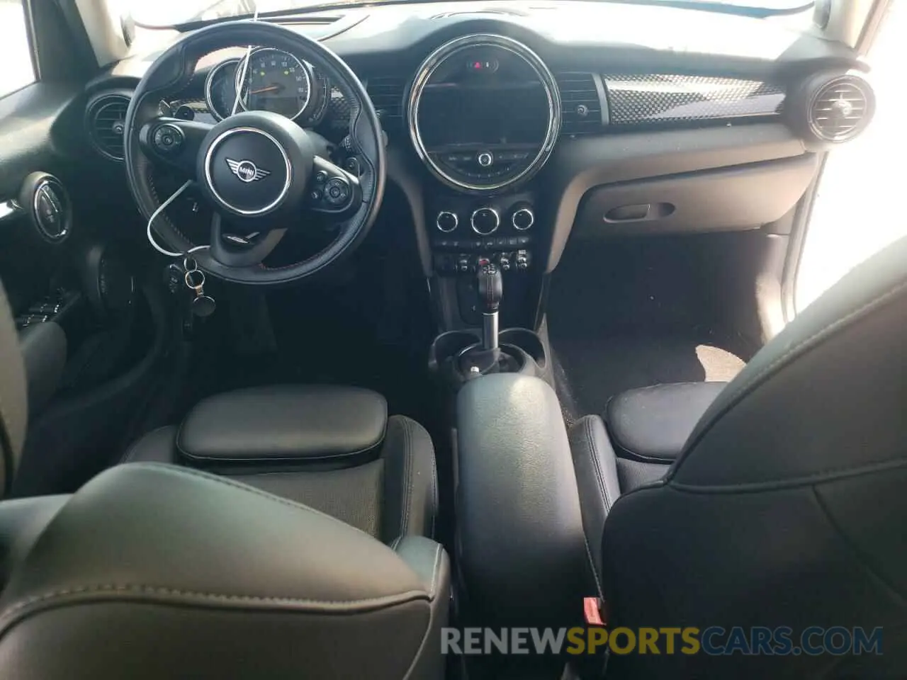 8 Photograph of a damaged car WMWXU3C59K2H88618 MINI COOPER 2019