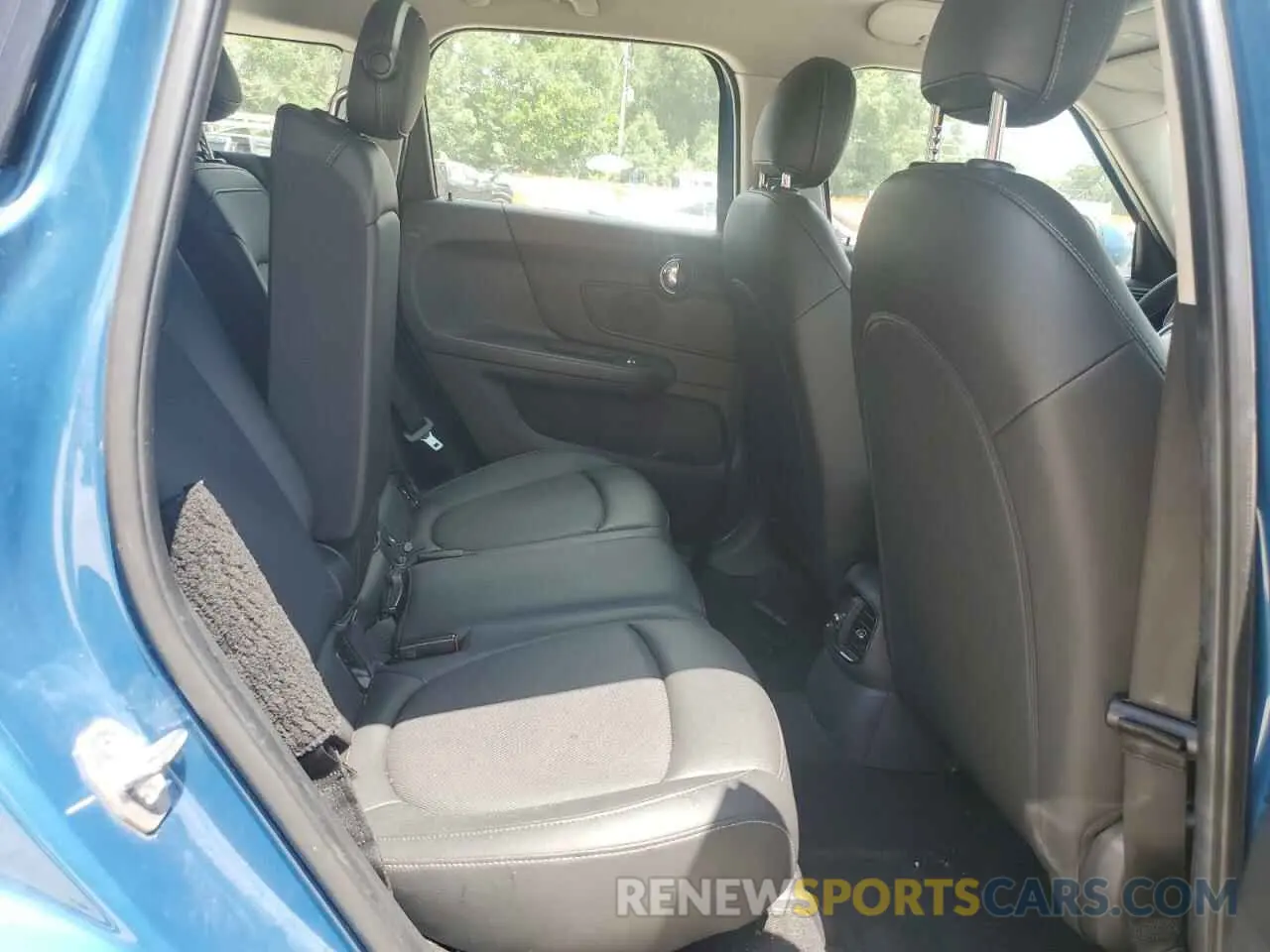 10 Photograph of a damaged car WMZYS7C54K3F47130 MINI COOPER 2019