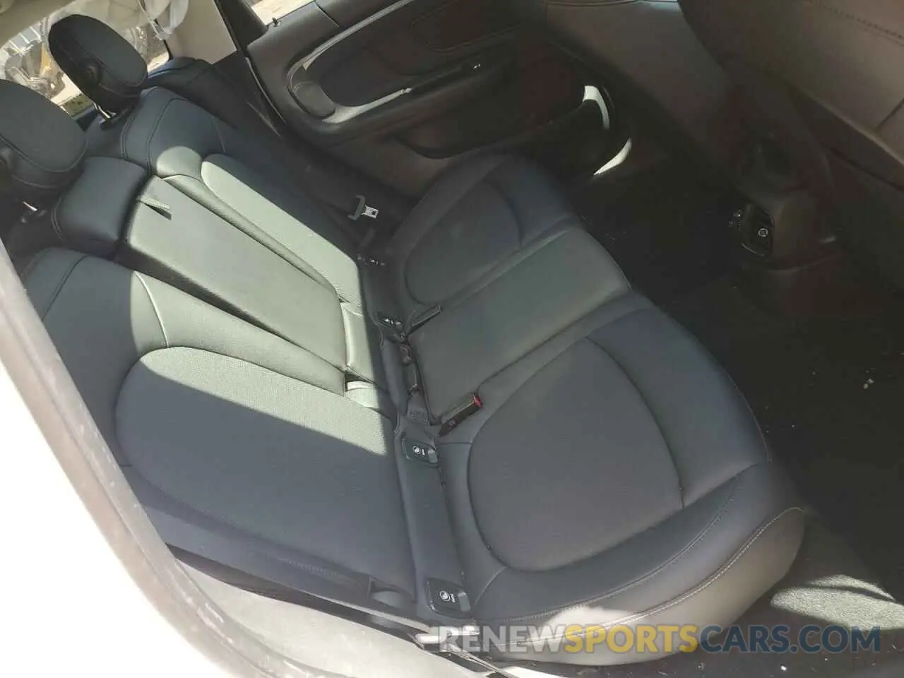 10 Photograph of a damaged car WMZYT5C54K3E63732 MINI COOPER 2019