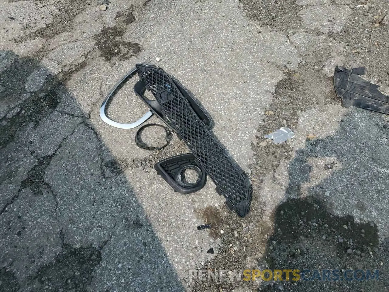 13 Photograph of a damaged car WMZYU7C51K3F94609 MINI COOPER 2019