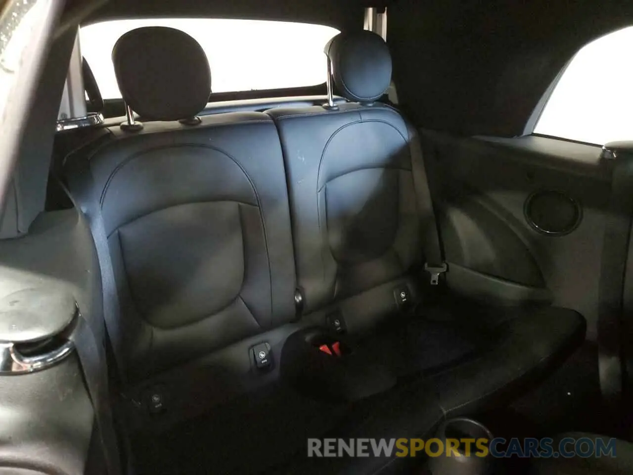 10 Фотография поврежденного автомобиля WMWWJ3C07L3L15723 MINI COOPER 2020