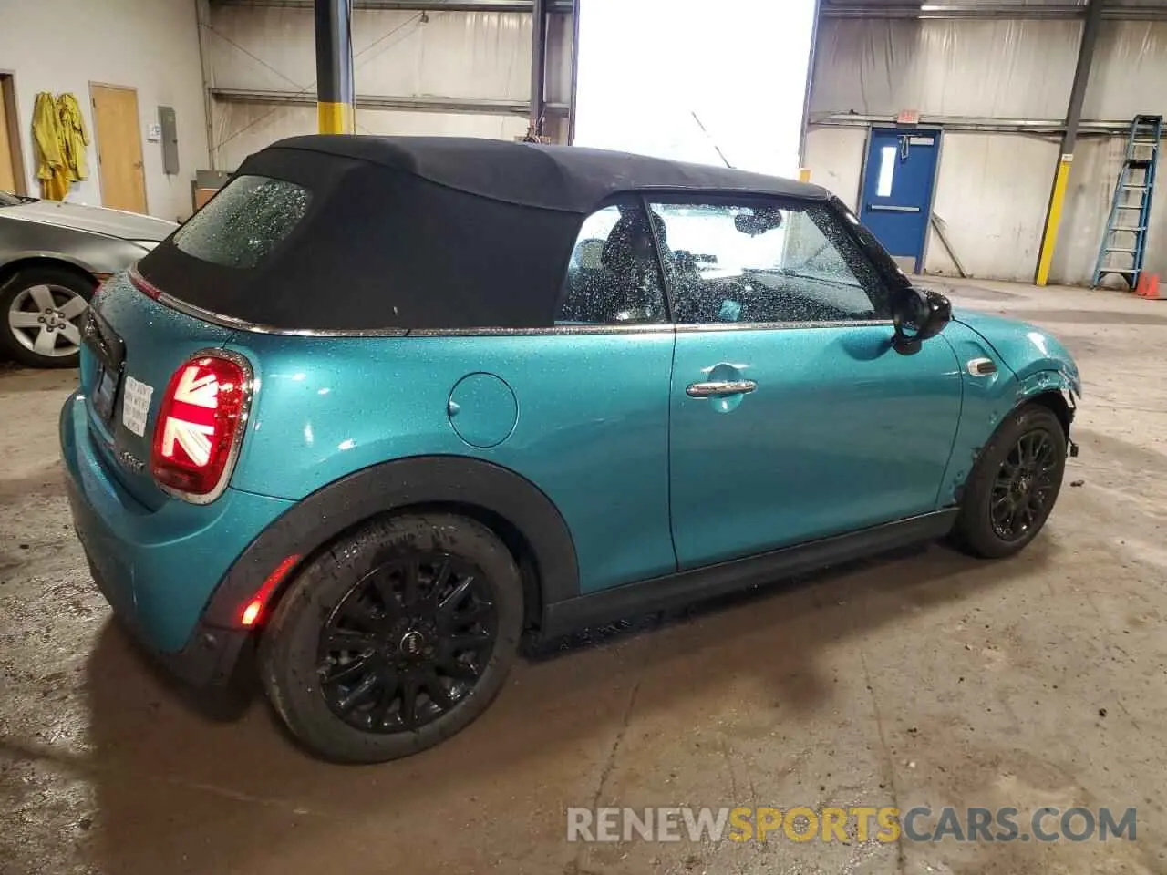 3 Фотография поврежденного автомобиля WMWWJ3C07L3L15723 MINI COOPER 2020