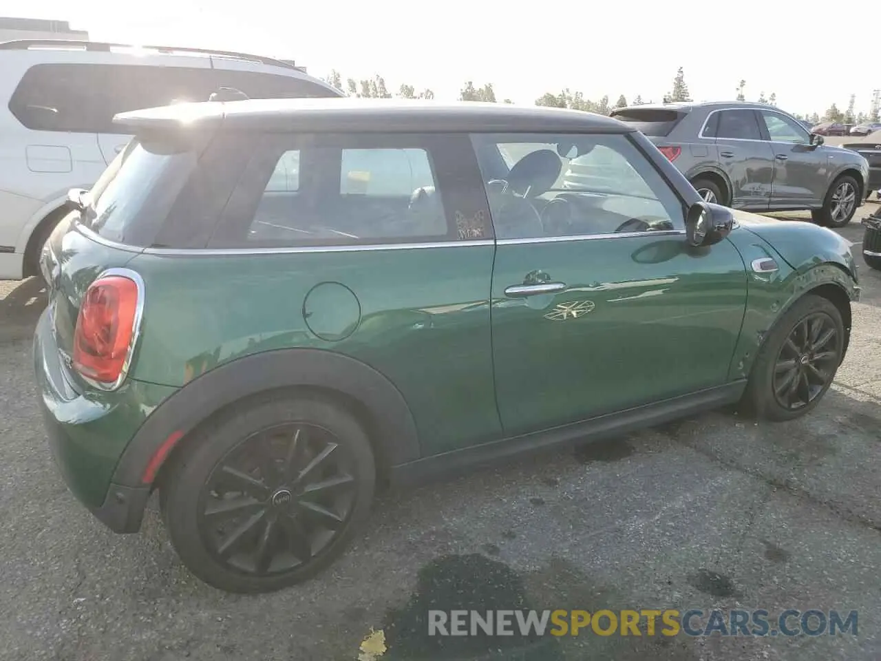 3 Фотография поврежденного автомобиля WMWXR3C00L2M30375 MINI COOPER 2020