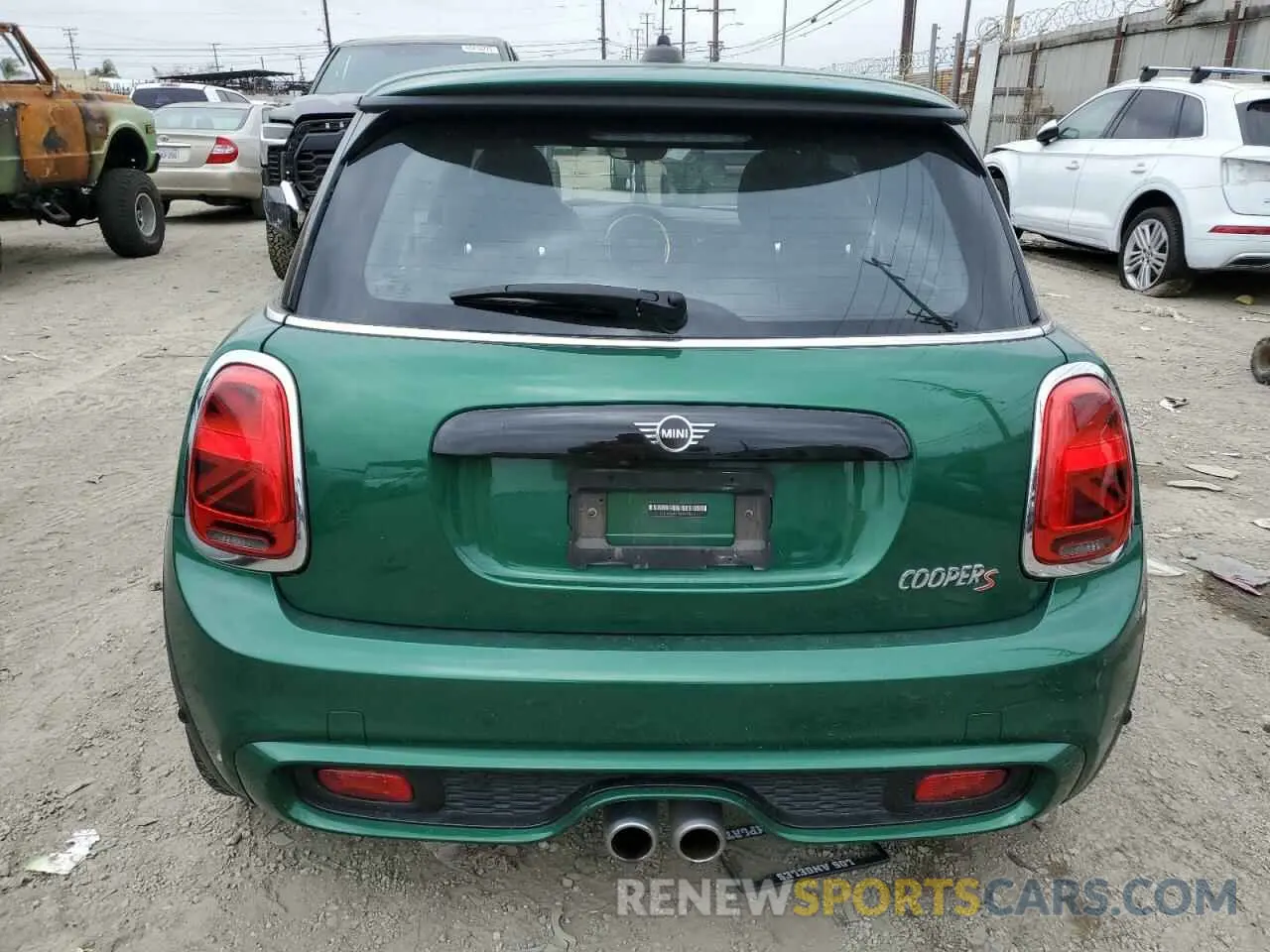 6 Photograph of a damaged car WMWXR5C02L2M30941 MINI COOPER 2020