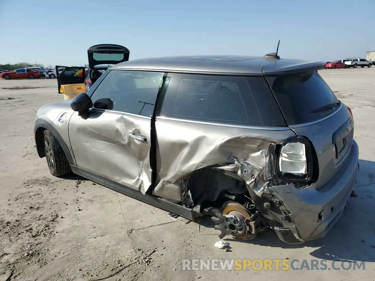 2 Фотография поврежденного автомобиля WMWXR5C06L2L49361 MINI COOPER 2020