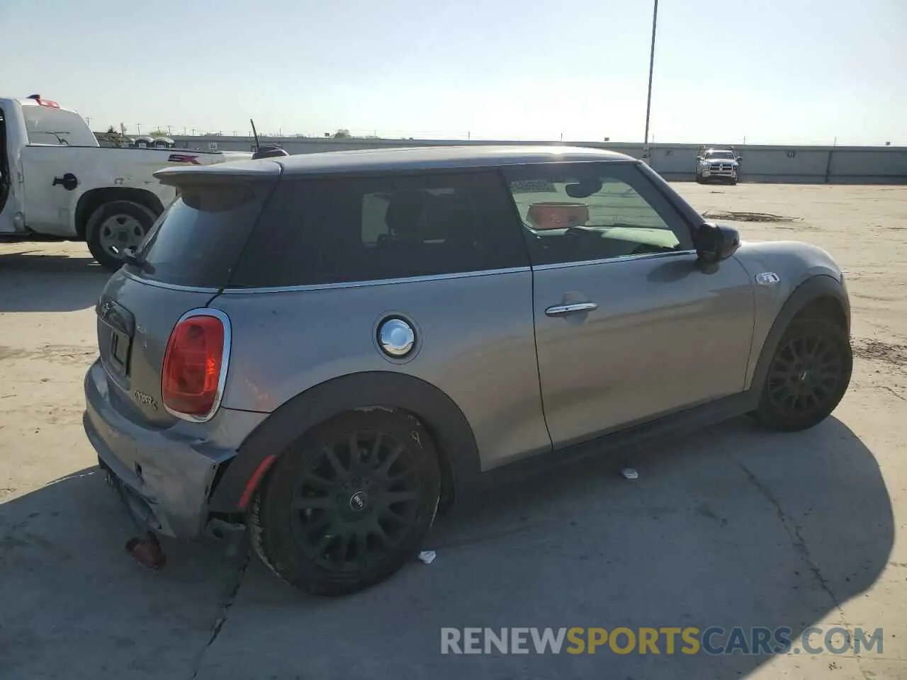 3 Фотография поврежденного автомобиля WMWXR5C06L2L49361 MINI COOPER 2020