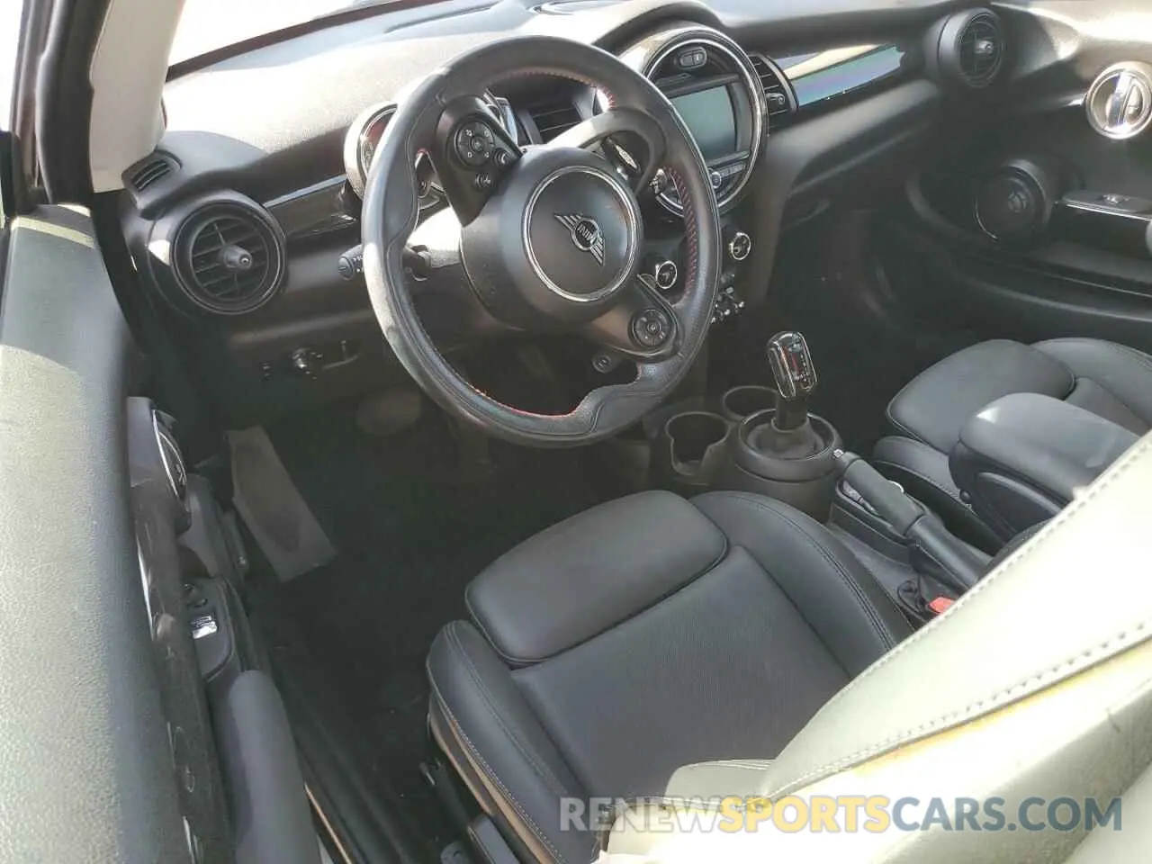 8 Фотография поврежденного автомобиля WMWXR5C06L2L49361 MINI COOPER 2020