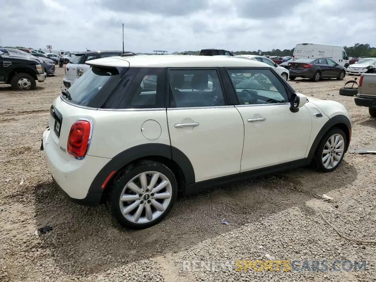 3 Photograph of a damaged car WMWXU7C02L2M73430 MINI COOPER 2020