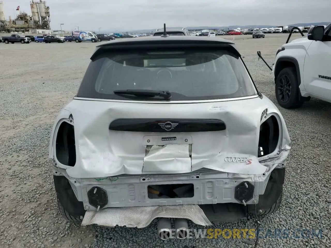 6 Photograph of a damaged car WMWXU9C00L2M07972 MINI COOPER 2020
