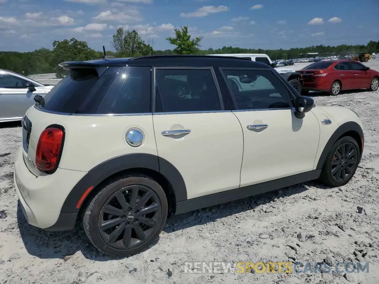 3 Photograph of a damaged car WMWXU9C0XL2L96205 MINI COOPER 2020
