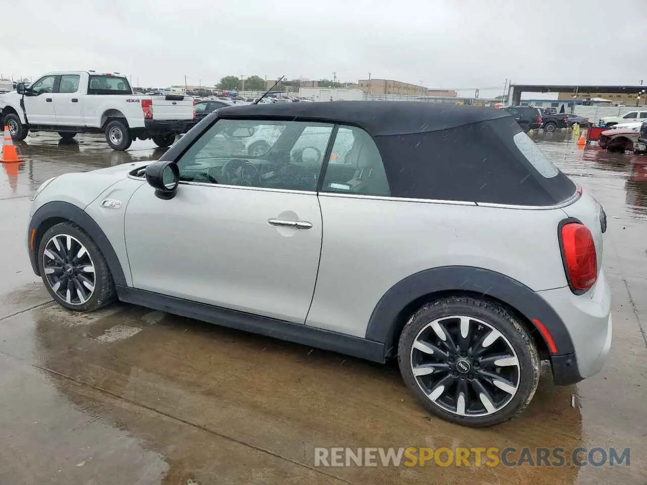 2 Photograph of a damaged car WMWWJ5C07M3M49127 MINI COOPER 2021