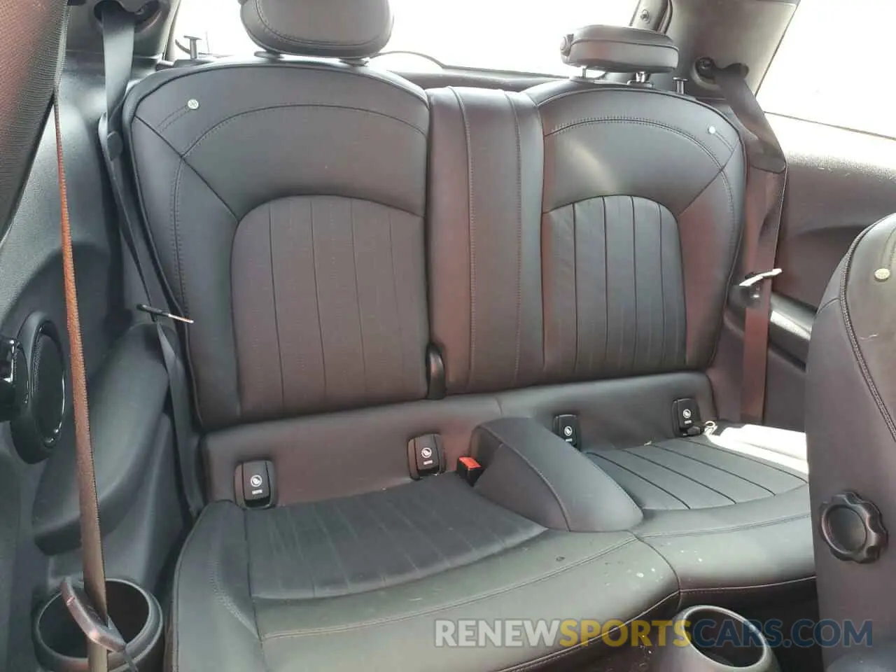 10 Фотография поврежденного автомобиля WMWXP3C0XM2N09933 MINI COOPER 2021