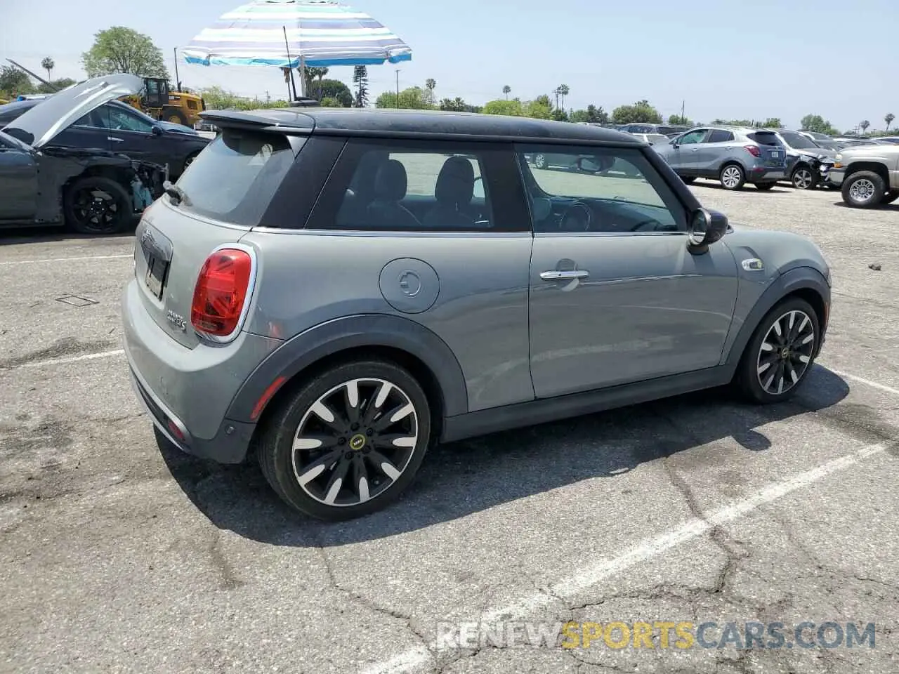 3 Фотография поврежденного автомобиля WMWXP3C0XM2N09933 MINI COOPER 2021