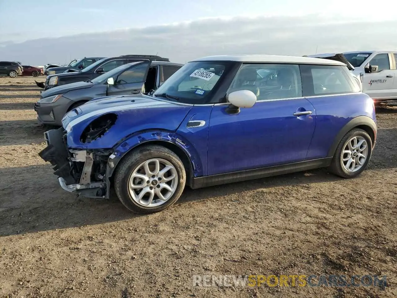 1 Фотография поврежденного автомобиля WMWXR3C03M2N73872 MINI COOPER 2021