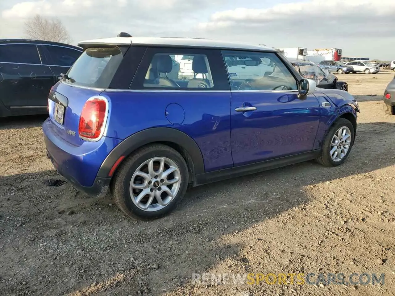 3 Фотография поврежденного автомобиля WMWXR3C03M2N73872 MINI COOPER 2021