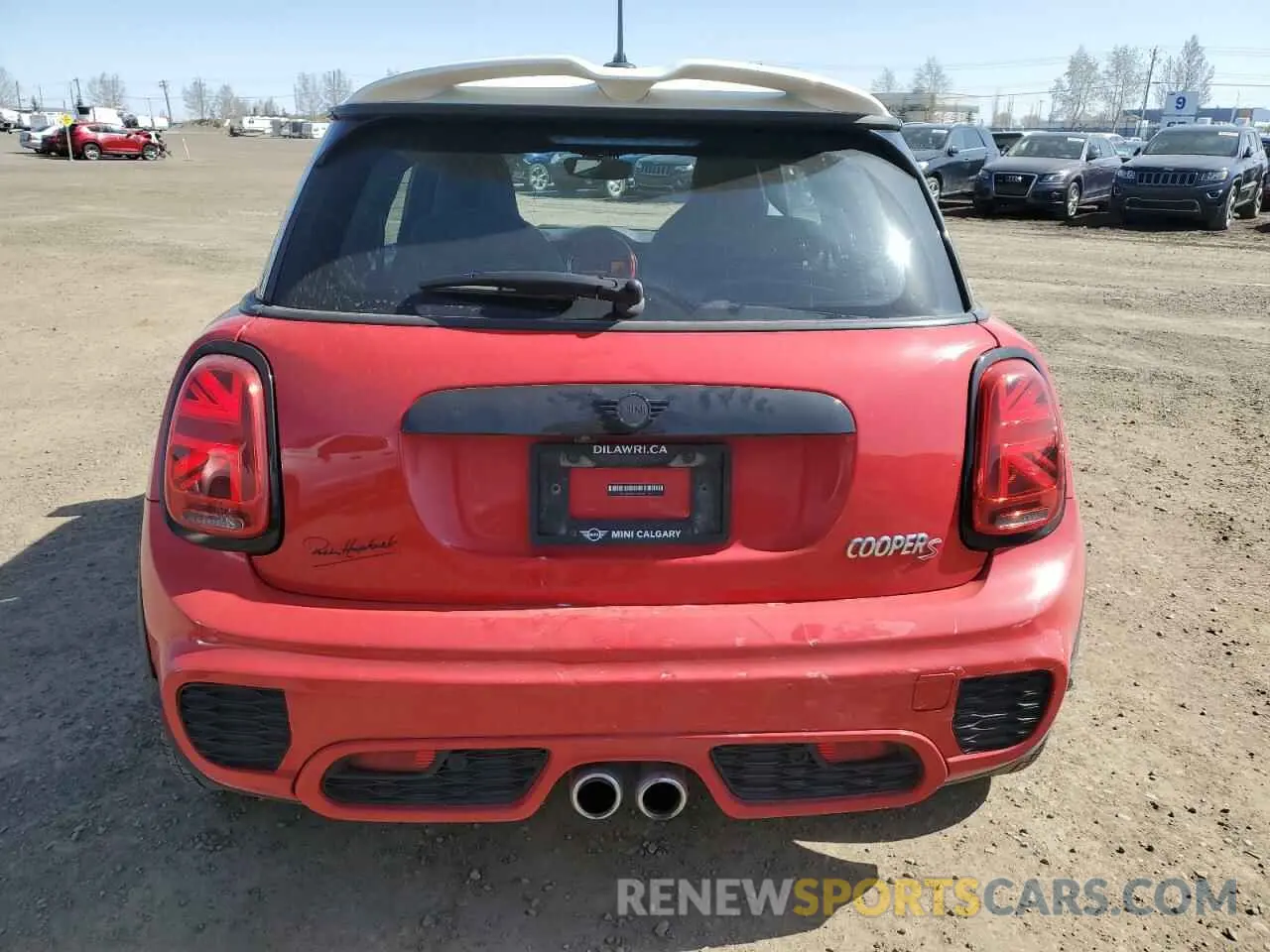 6 Photograph of a damaged car WMWXR5C09M2P00992 MINI COOPER 2021
