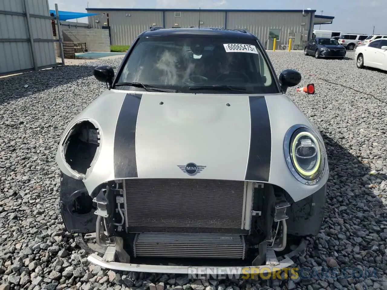 5 Photograph of a damaged car WMWXU7C04M2P09433 MINI COOPER 2021