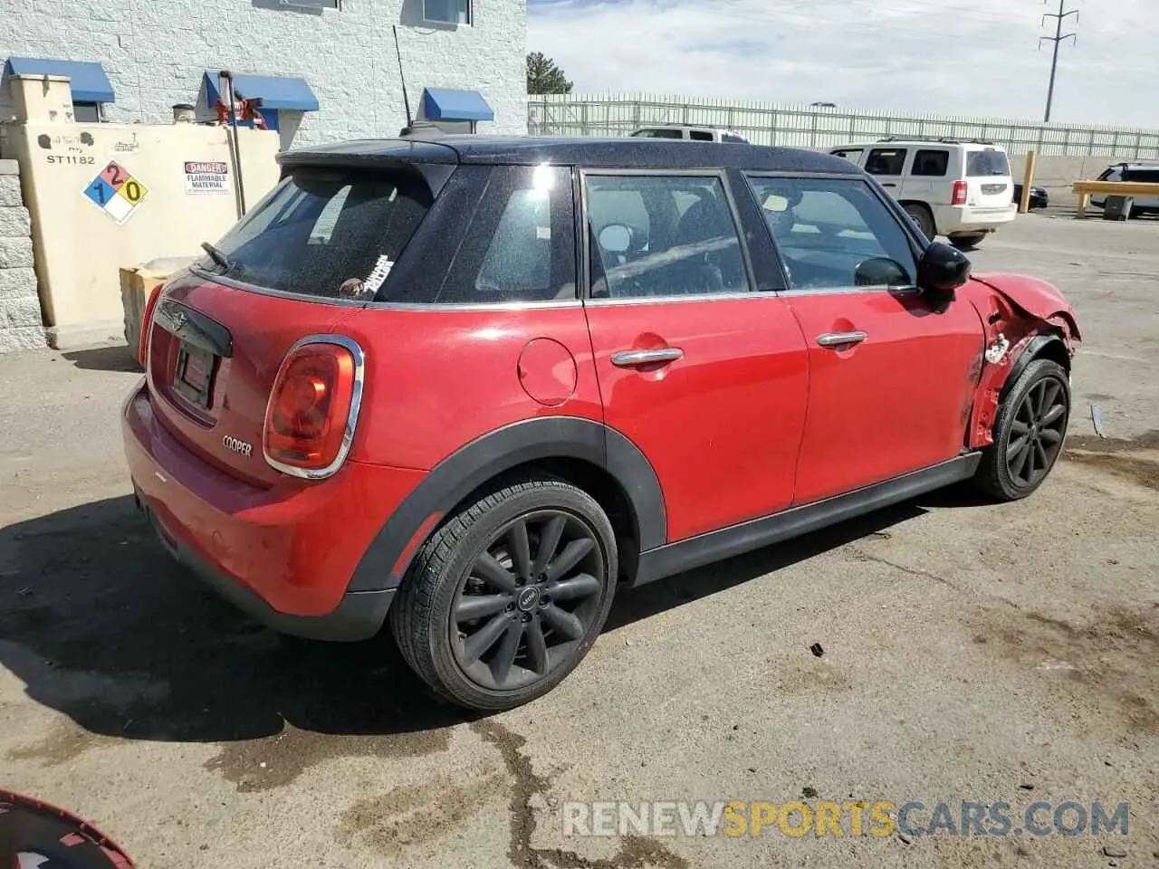3 Photograph of a damaged car WMWXU7C07M2N56224 MINI COOPER 2021