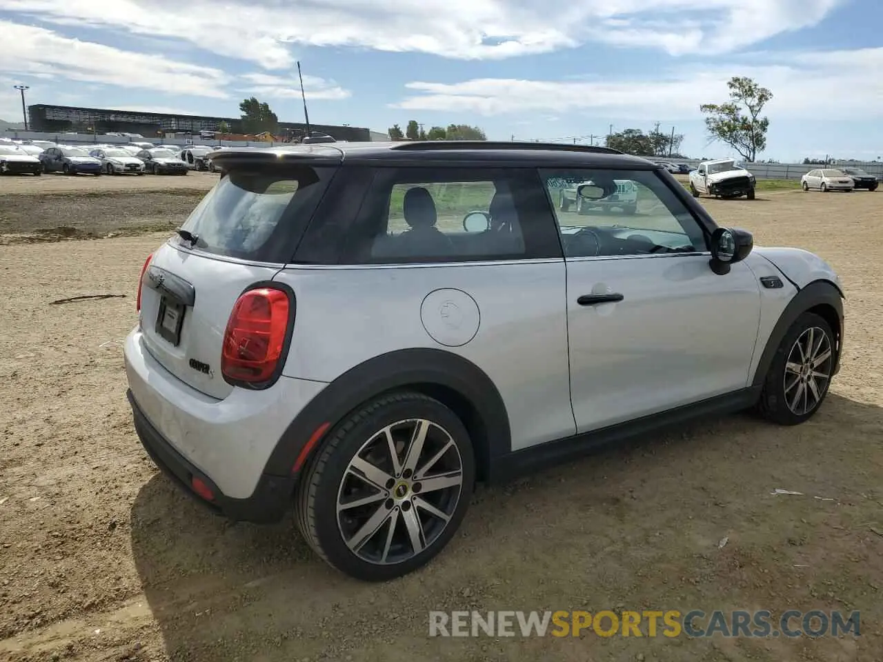 3 Photograph of a damaged car WMW13DJ07N2S11447 MINI COOPER 2022