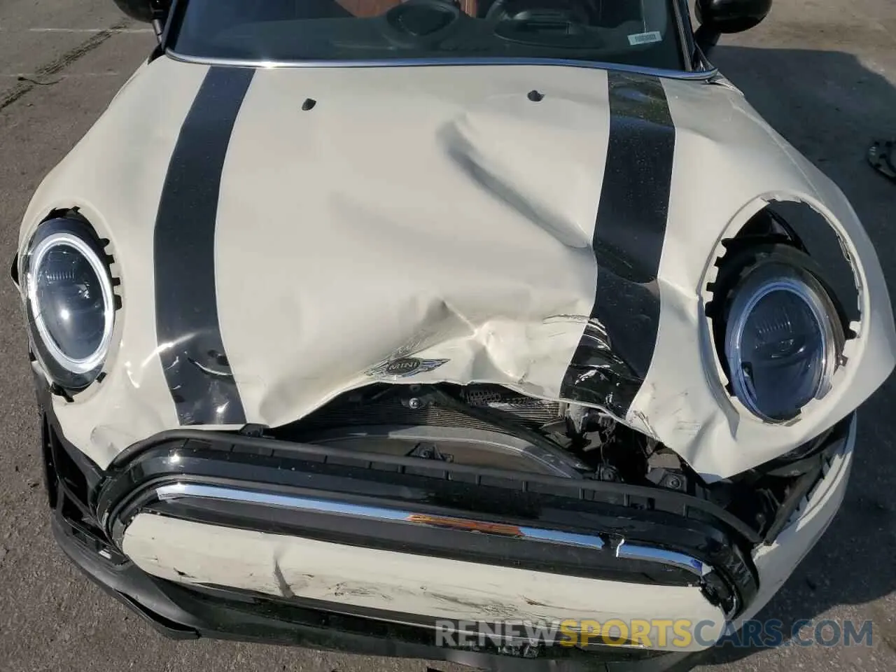 11 Photograph of a damaged car WMW23DL0XN3N60596 MINI COOPER 2022