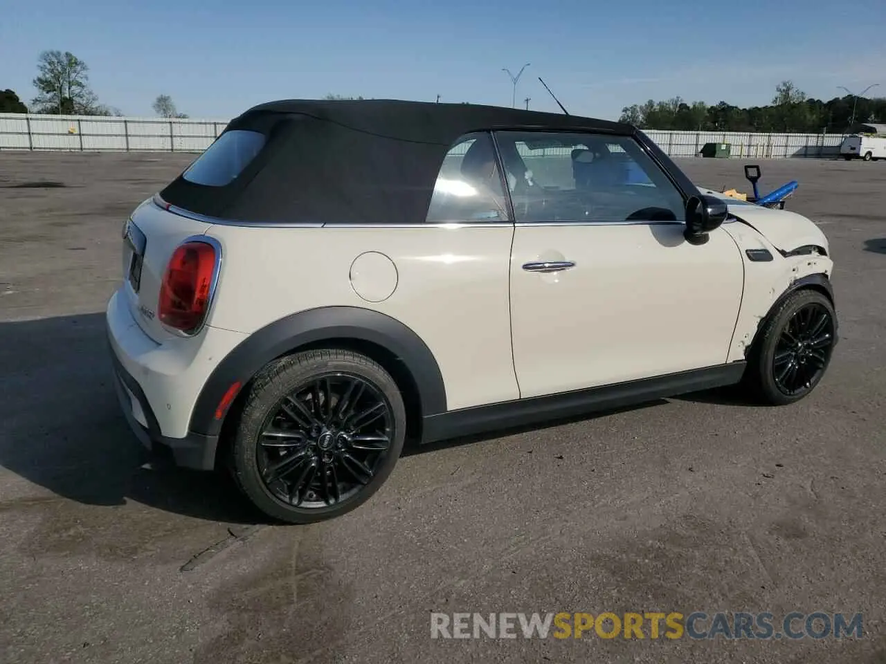 3 Photograph of a damaged car WMW23DL0XN3N60596 MINI COOPER 2022