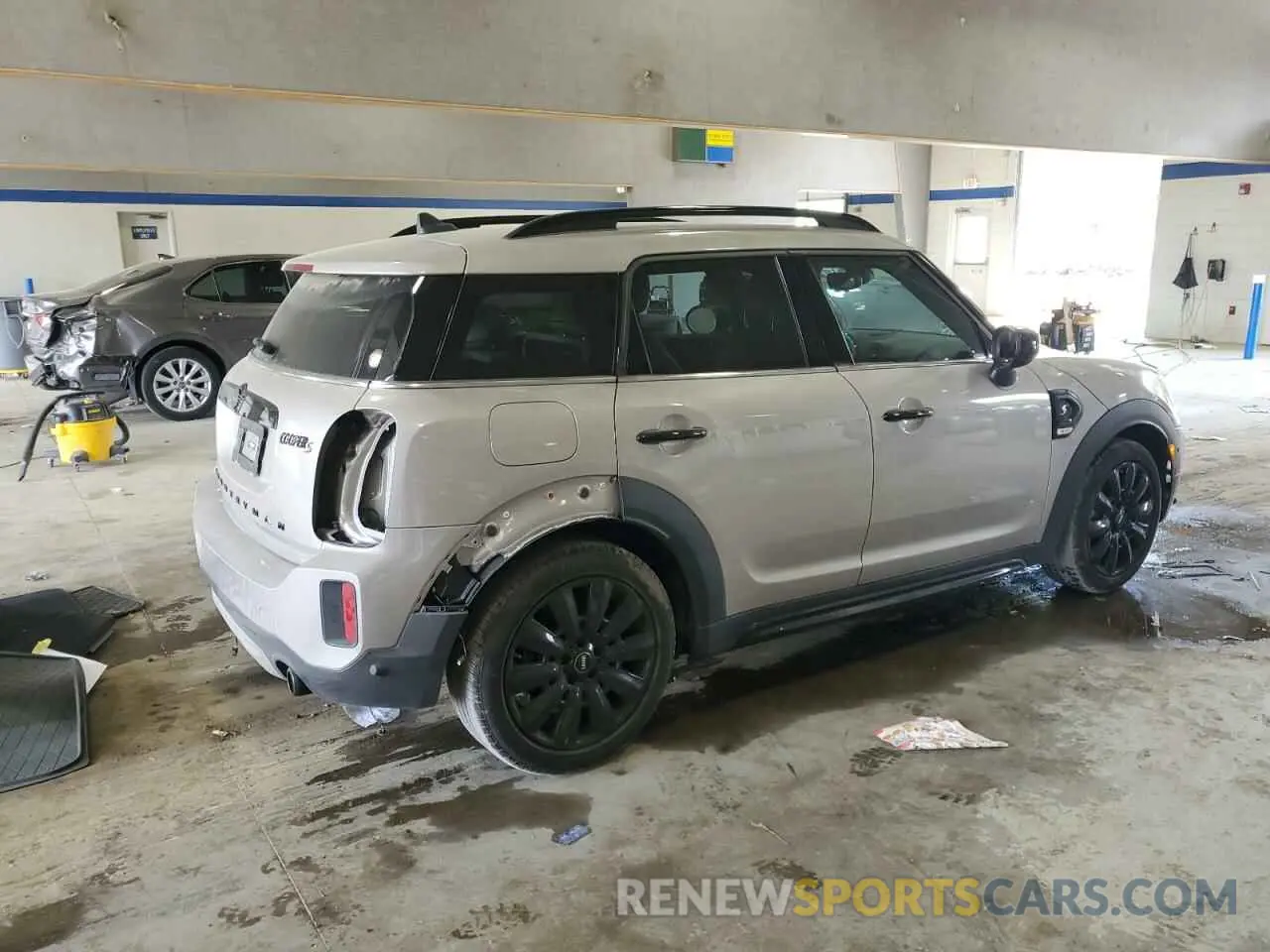 3 Фотография поврежденного автомобиля WMZ53BR07P3P92006 MINI COOPER 2023