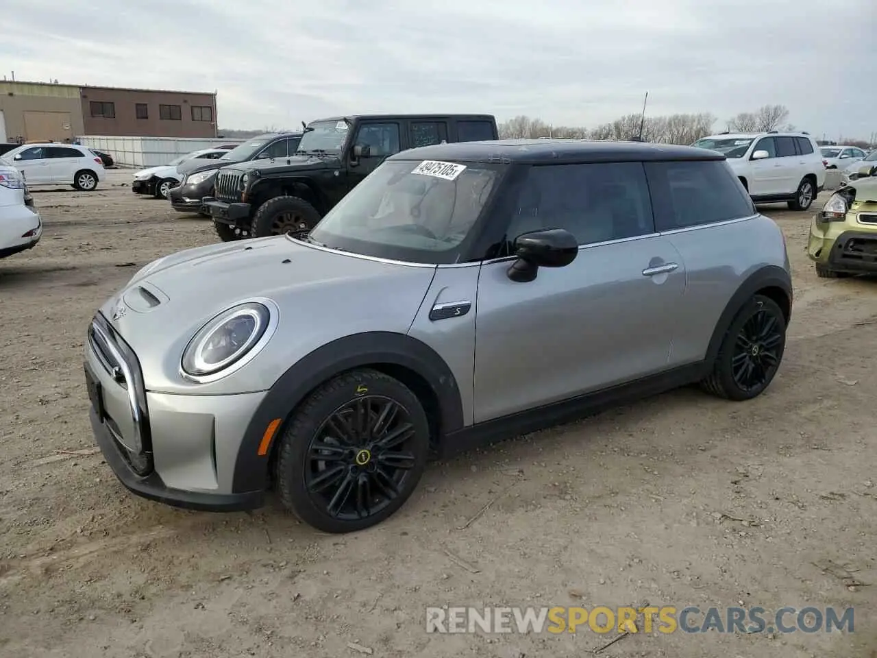 1 Фотография поврежденного автомобиля WMW13DJ09R2V40611 MINI COOPER 2024