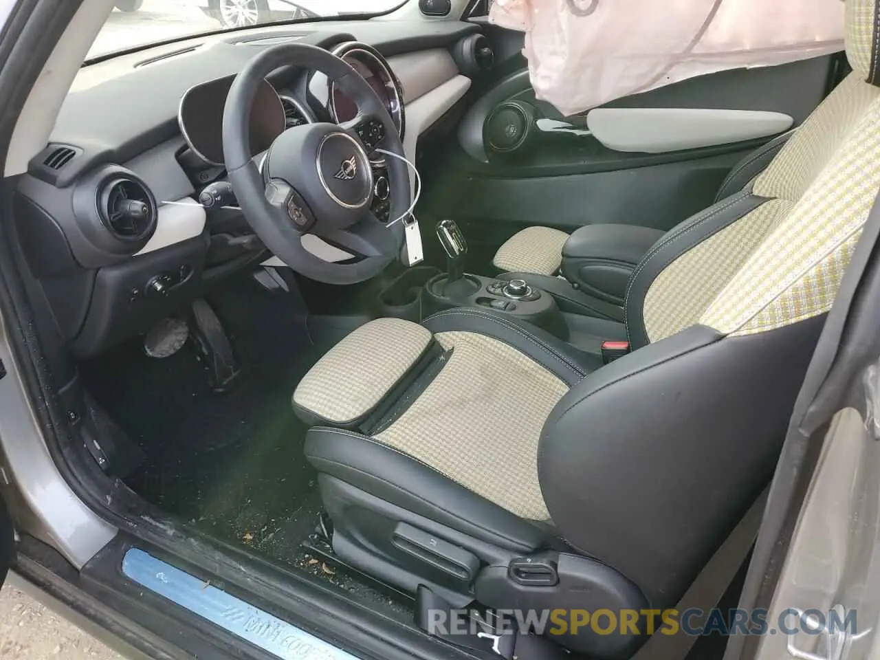7 Фотография поврежденного автомобиля WMW13DJ09R2V40611 MINI COOPER 2024