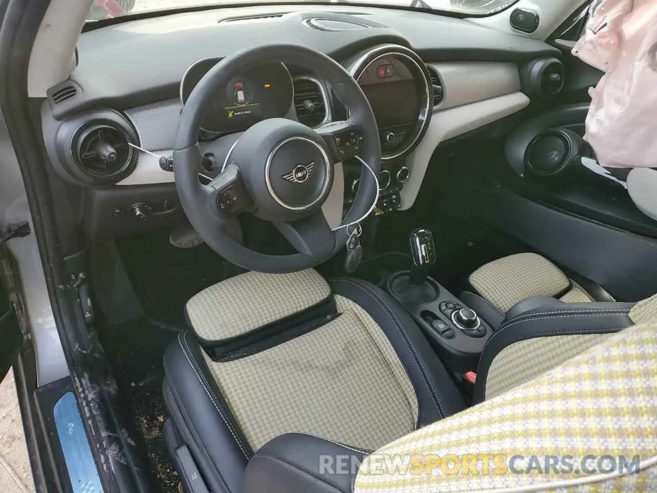 8 Фотография поврежденного автомобиля WMW13DJ09R2V40611 MINI COOPER 2024