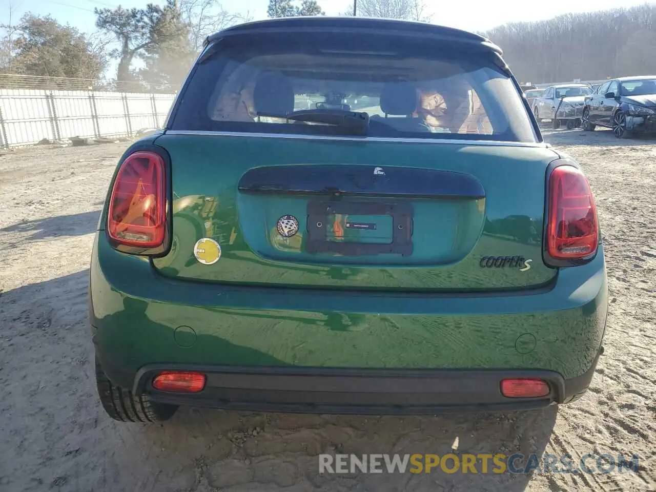 6 Фотография поврежденного автомобиля WMW13DJ09R2V85970 MINI COOPER 2024