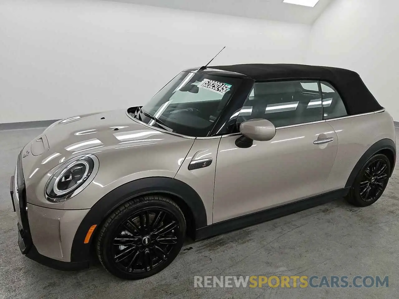1 Фотография поврежденного автомобиля WMW43DL02R3R79718 MINI COOPER 2024