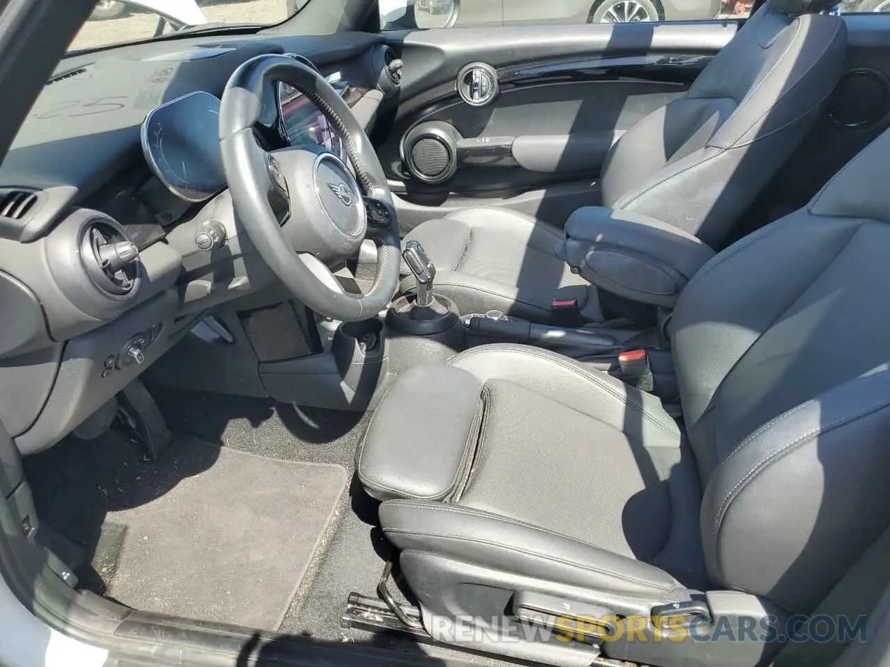 7 Фотография поврежденного автомобиля WMW43DL08R3S00631 MINI COOPER 2024