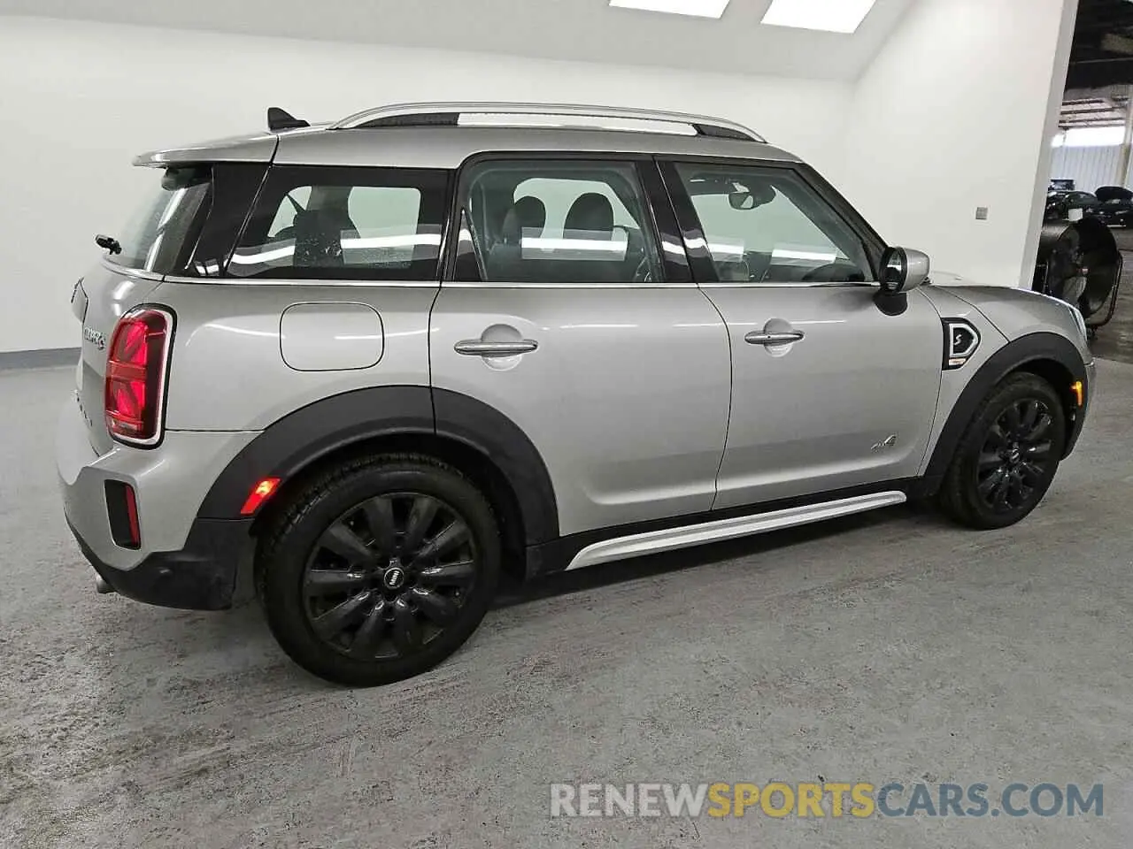 3 Фотография поврежденного автомобиля WMZ83BR08R3R76788 MINI COOPER 2024