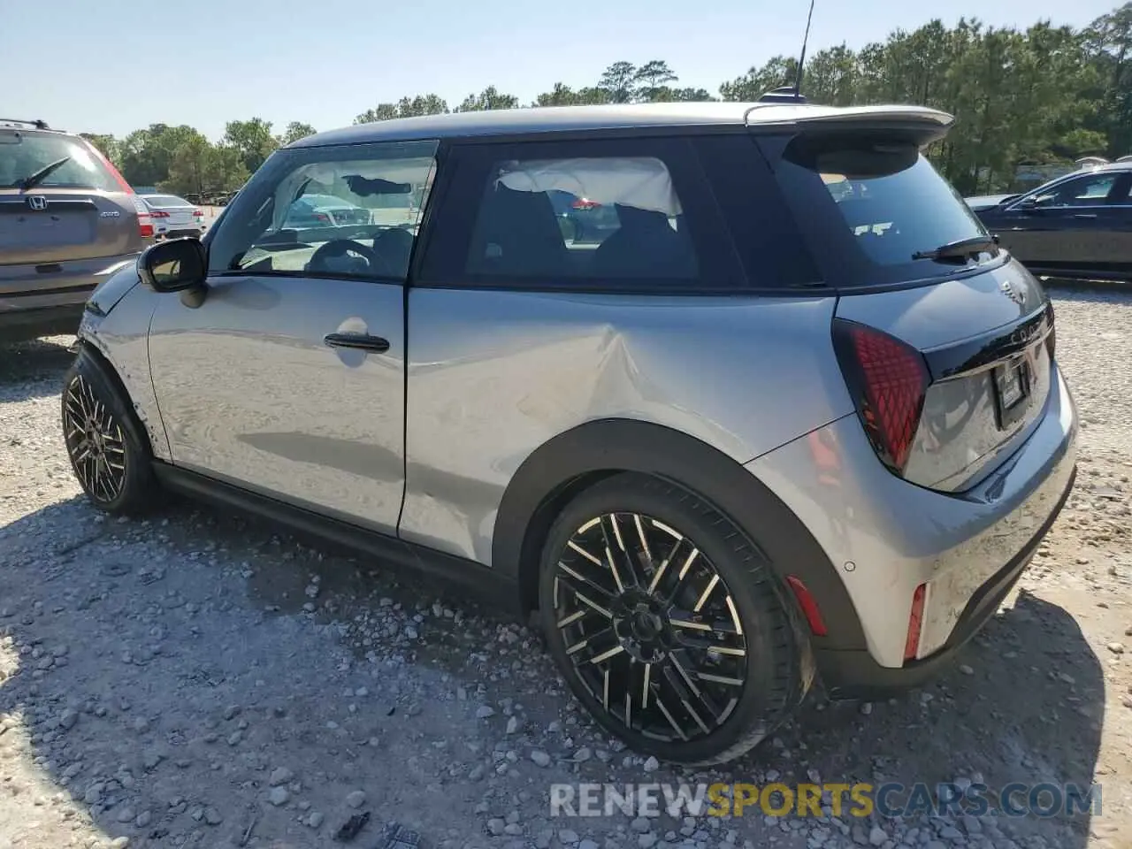 2 Фотография поврежденного автомобиля WMW23GD00S2W74060 MINI COOPER 2025