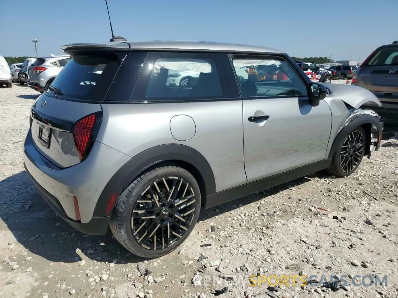 3 Фотография поврежденного автомобиля WMW23GD00S2W74060 MINI COOPER 2025