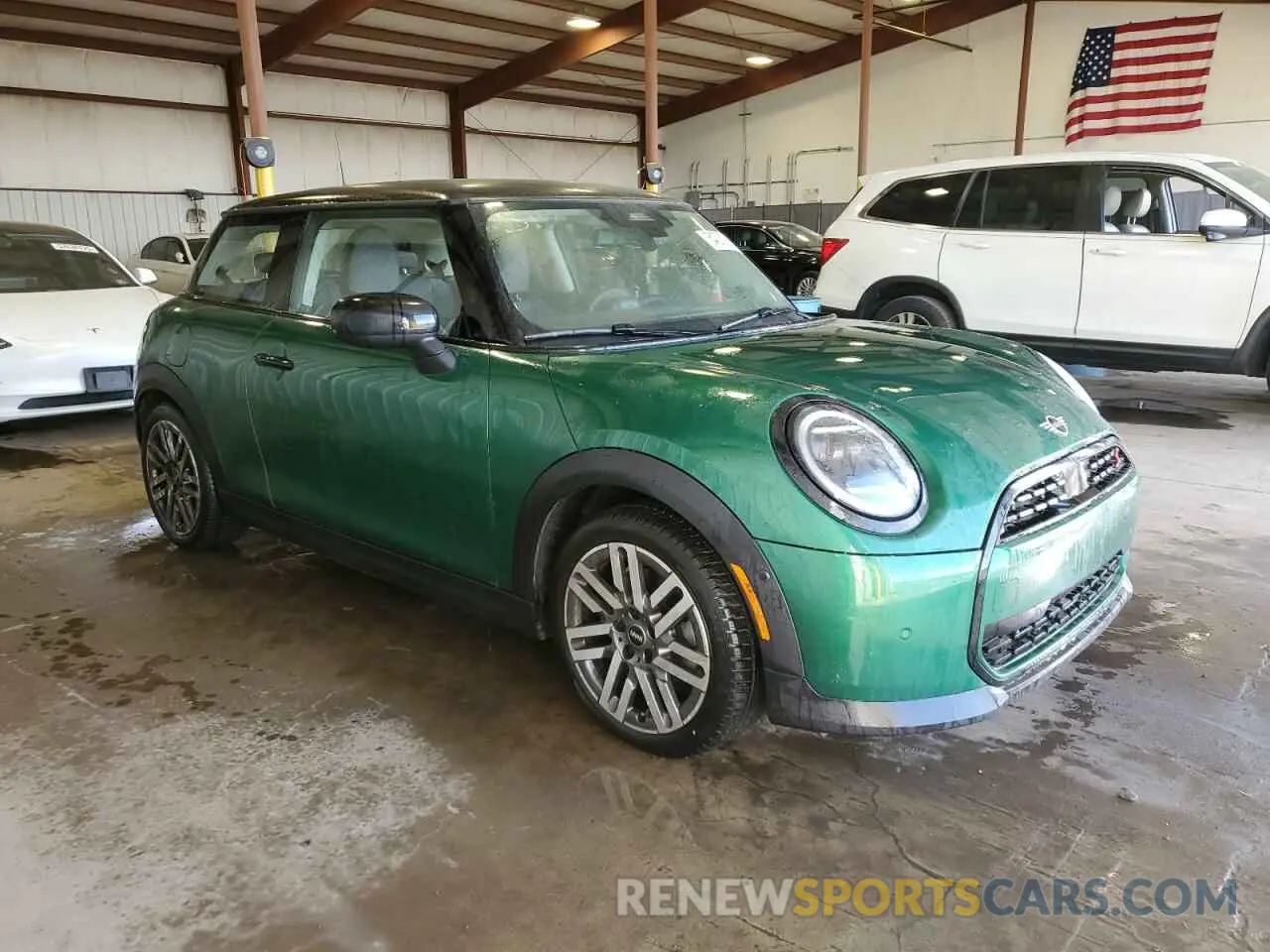 4 Фотография поврежденного автомобиля WMW23GD08S2W23289 MINI COOPER 2025