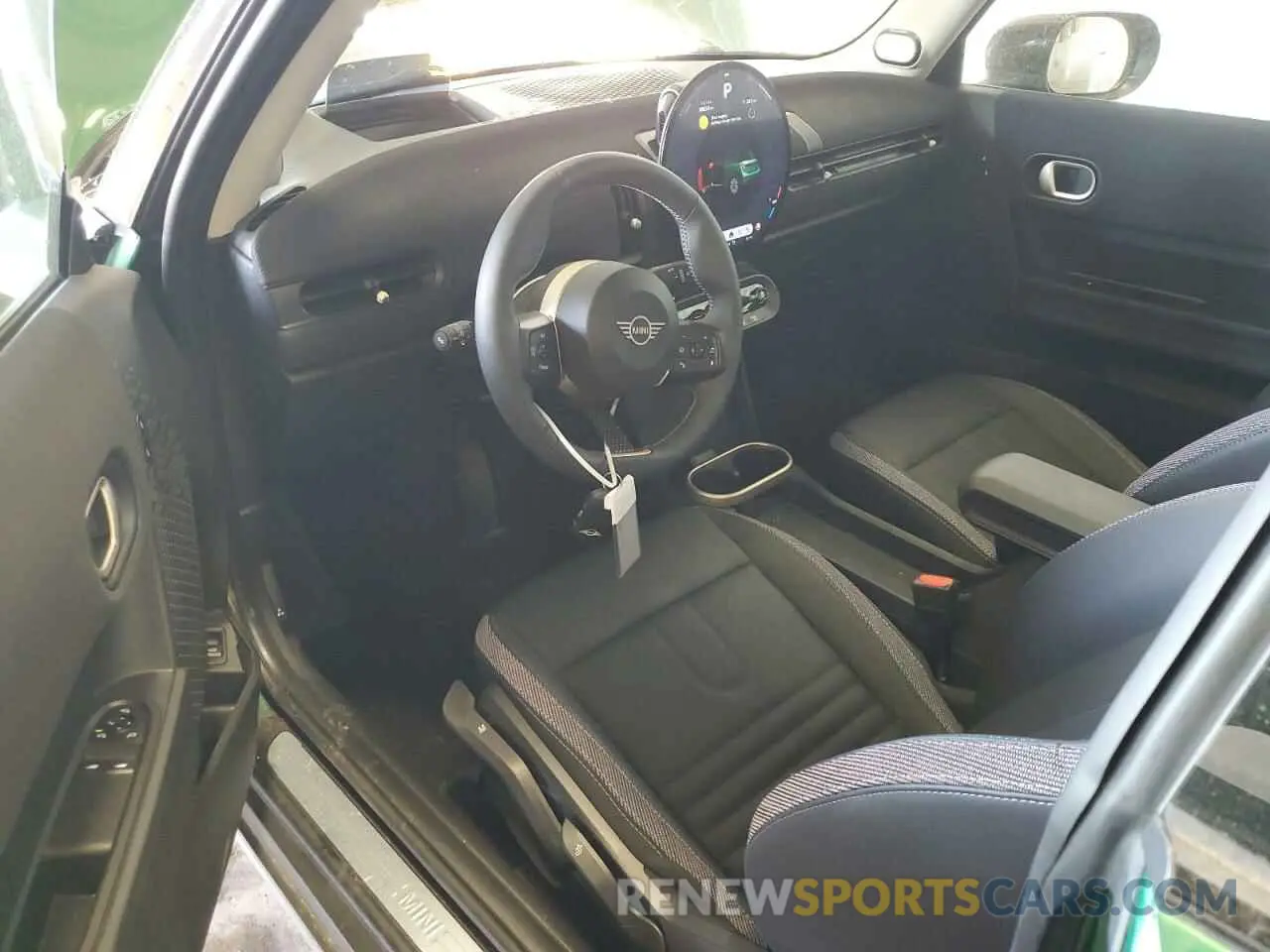 8 Фотография поврежденного автомобиля WMW23GD08S2W23289 MINI COOPER 2025