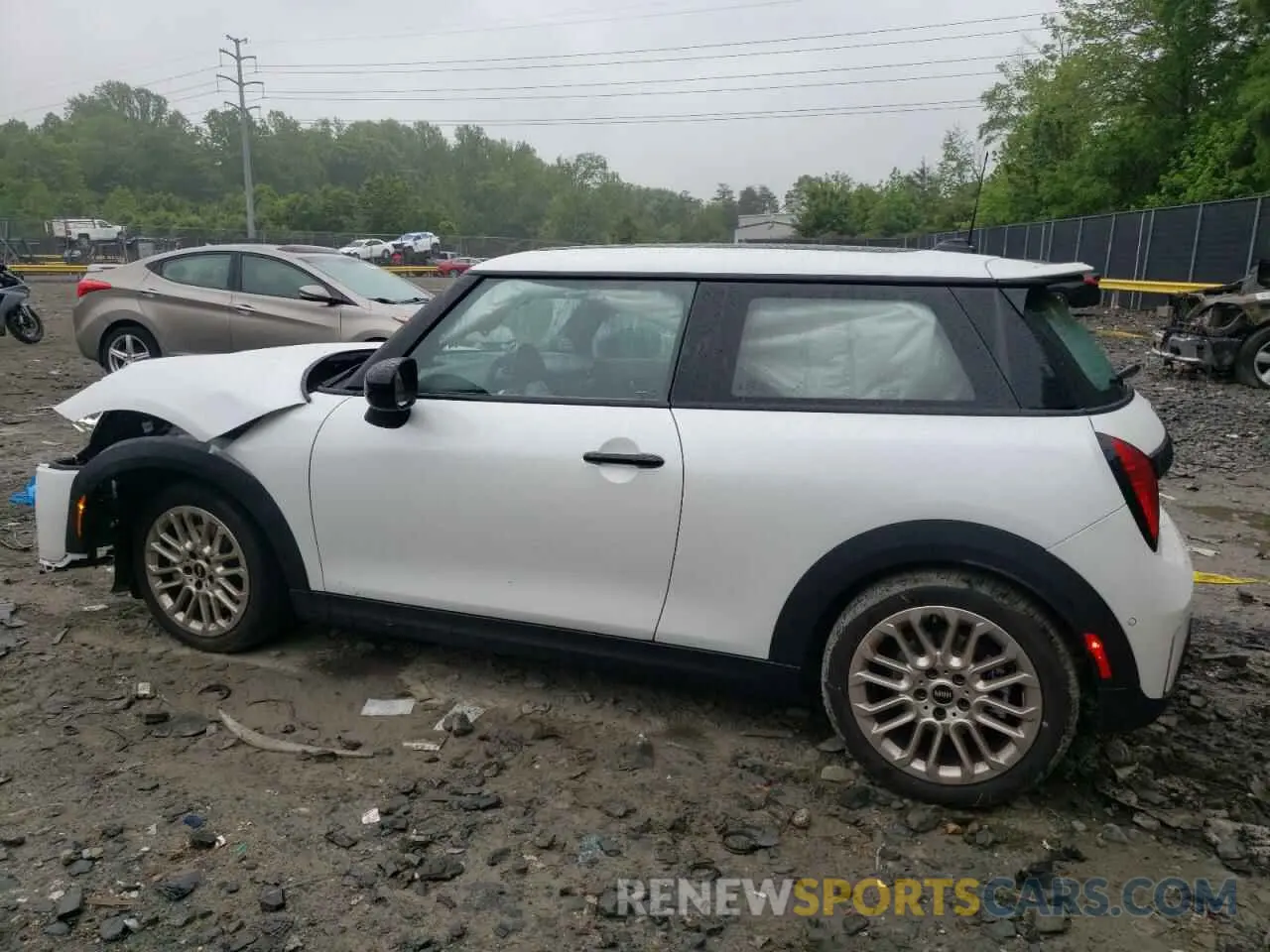 2 Фотография поврежденного автомобиля WMW23GD09S2W14438 MINI COOPER 2025