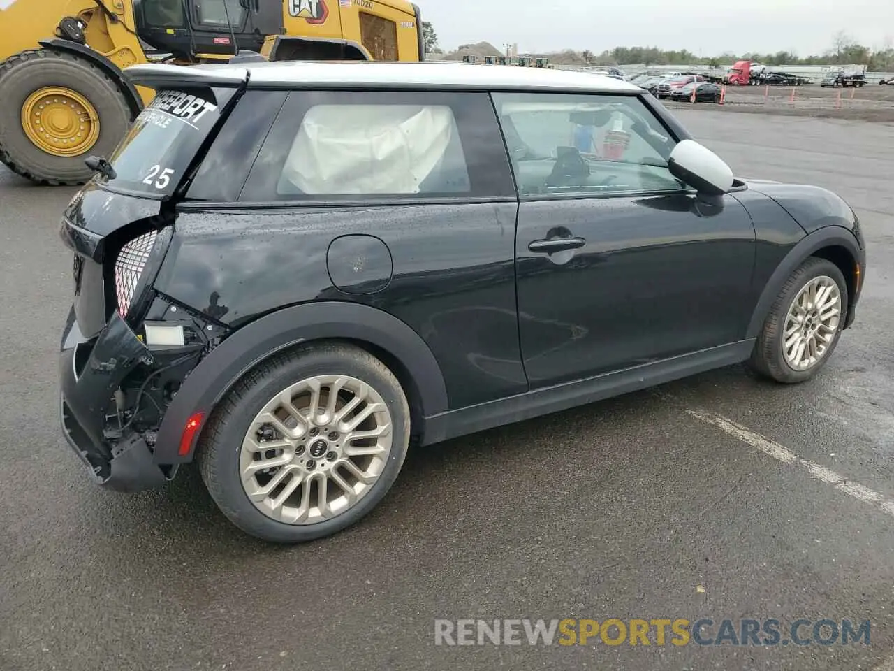 3 Photograph of a damaged car WMW23GD0XS2W26775 MINI COOPER 2025