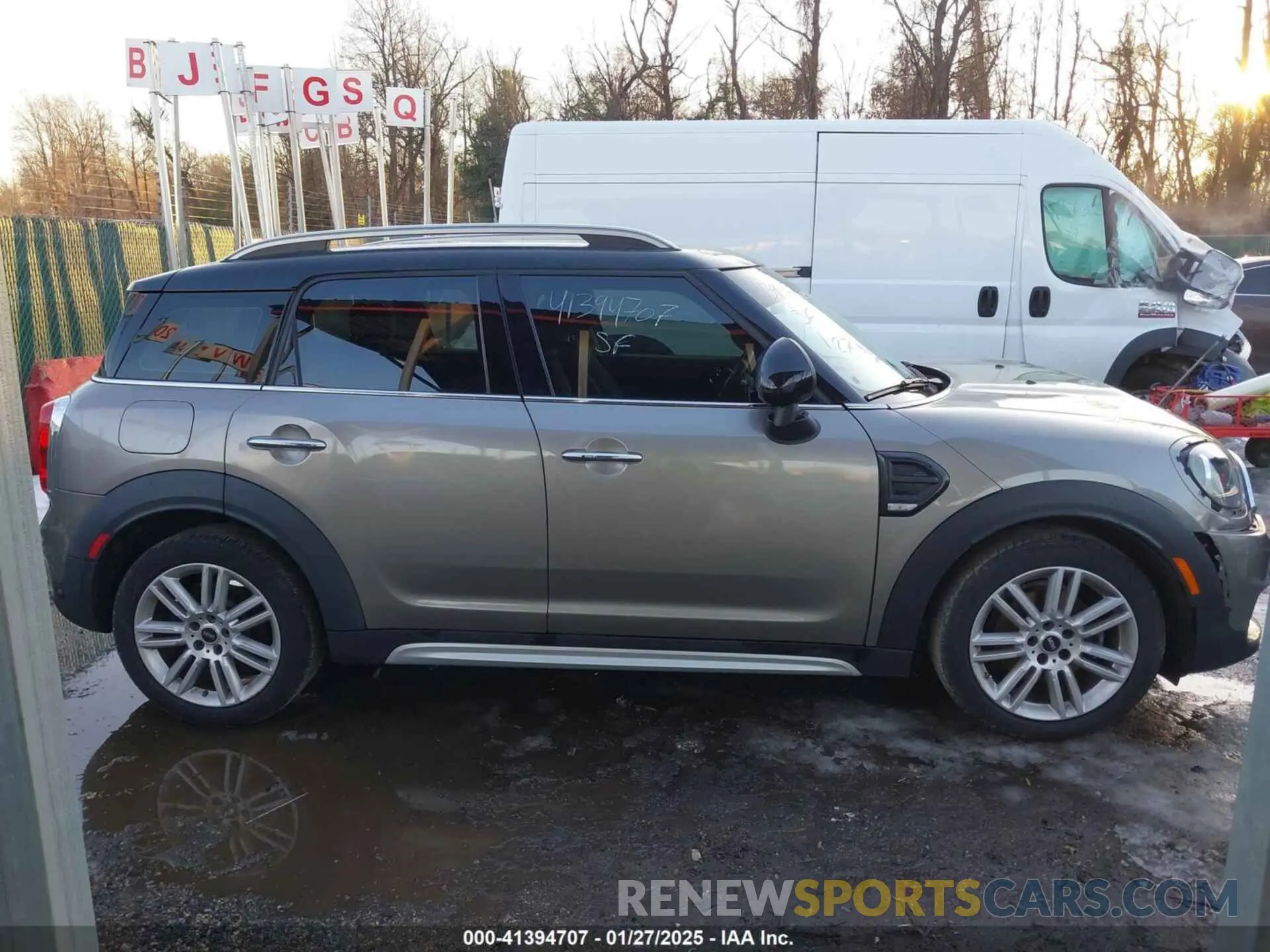 13 Photograph of a damaged car WMZYS7C58K3F47079 MINI COUNTRYMAN 2019