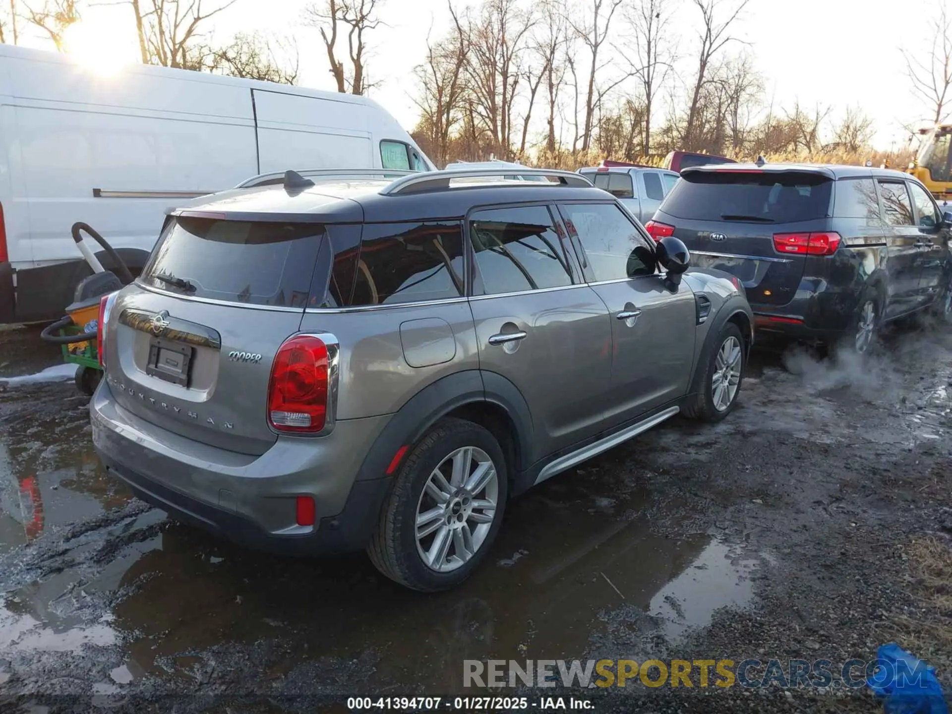 4 Photograph of a damaged car WMZYS7C58K3F47079 MINI COUNTRYMAN 2019