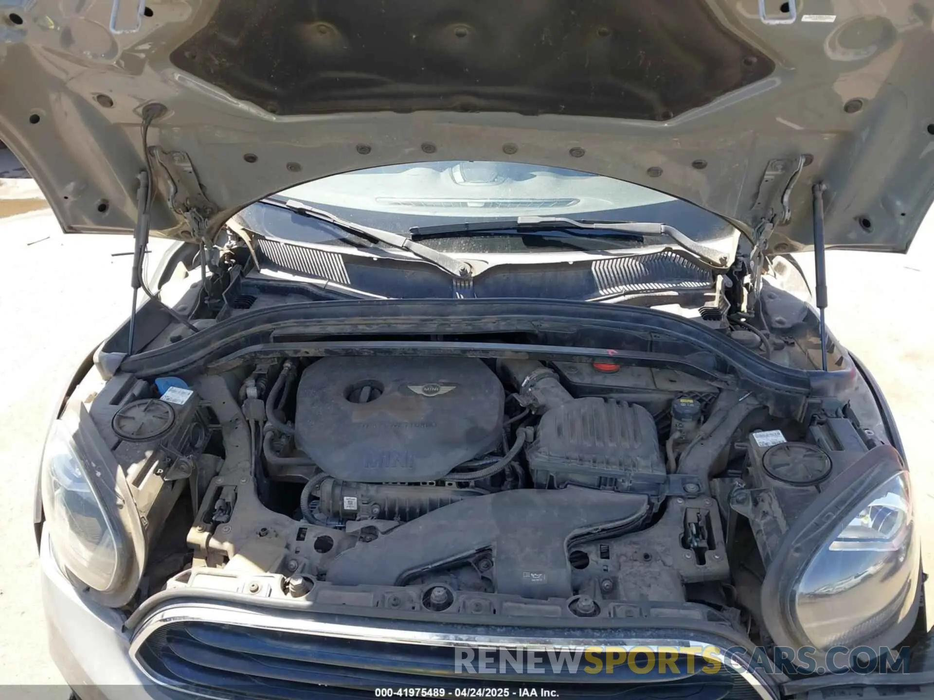 10 Photograph of a damaged car WMZYS7C59K3F45342 MINI COUNTRYMAN 2019