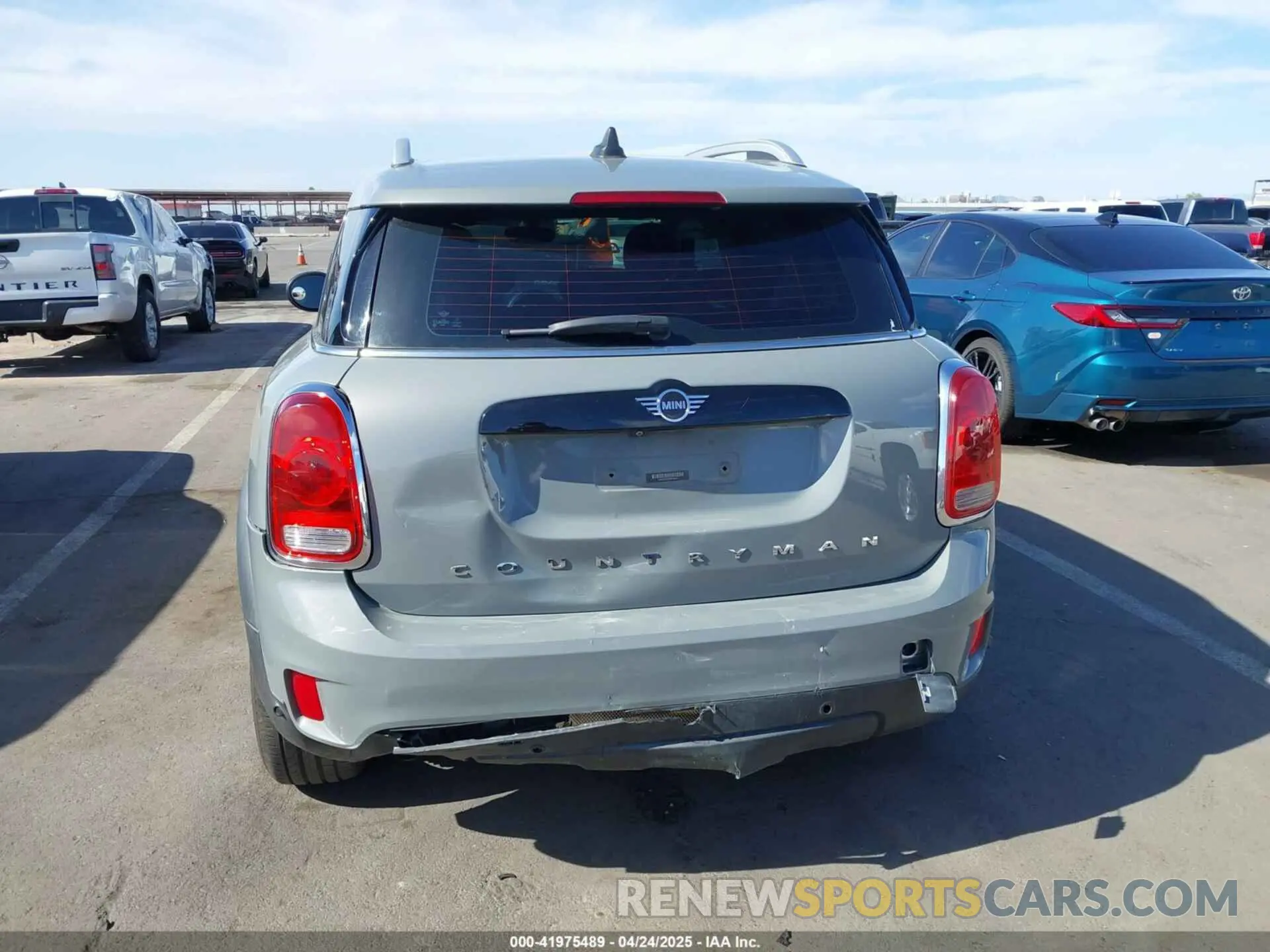 16 Photograph of a damaged car WMZYS7C59K3F45342 MINI COUNTRYMAN 2019