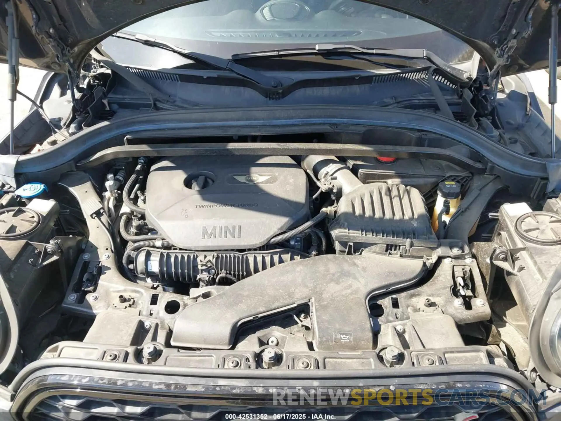 10 Photograph of a damaged car WMZYT3C51K3E95266 MINI COUNTRYMAN 2019