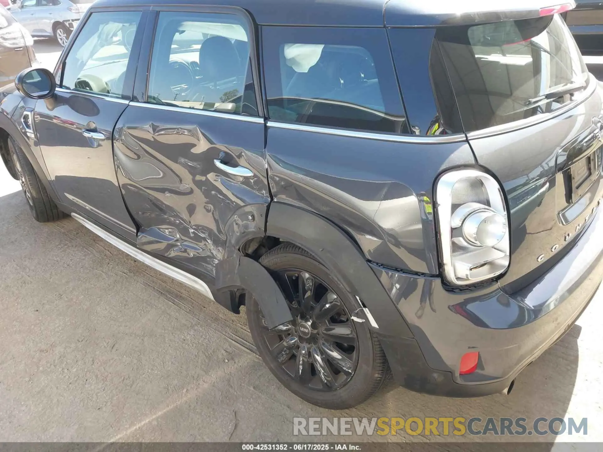 6 Photograph of a damaged car WMZYT3C51K3E95266 MINI COUNTRYMAN 2019