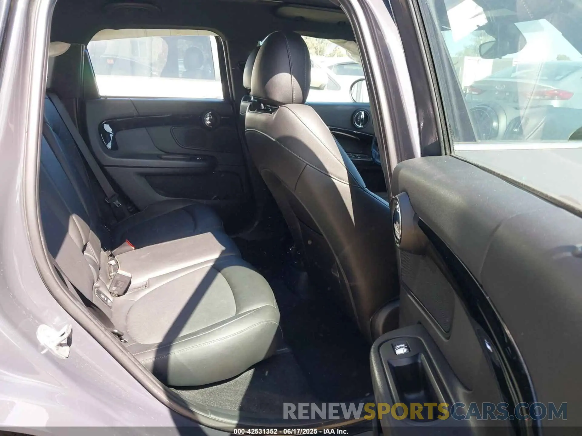 8 Photograph of a damaged car WMZYT3C51K3E95266 MINI COUNTRYMAN 2019