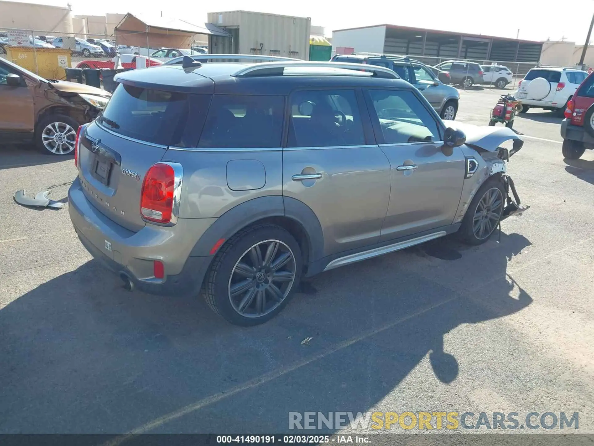 4 Photograph of a damaged car WMZYT3C58K3E97323 MINI COUNTRYMAN 2019